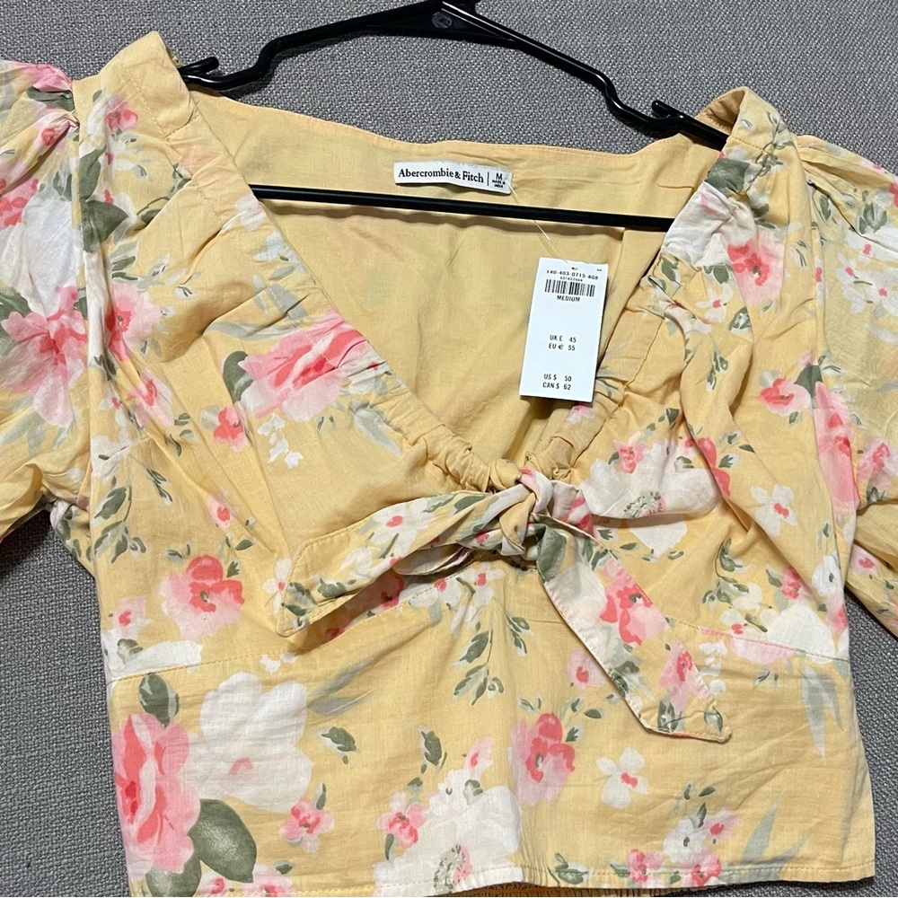 Abercrombie & Fitch Puff Sleeve Crop Blouse
